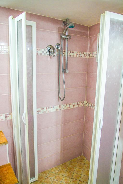 לינה וארוחת בוקר פרוג'ה Alla Maison Di Alessia מראה חיצוני תמונה